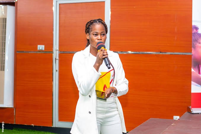 Émeline Amoussou, son épouse et co-fondatrice de L’Envol.