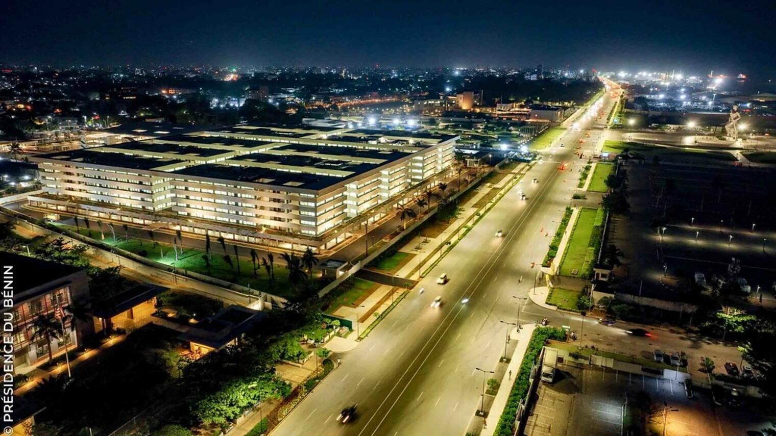 La zone industrielle de Glo-Djigbé (GDIZ), de nuit. Photo : Présidence du Bénin.