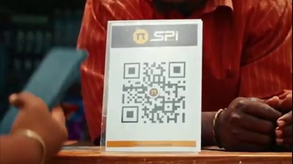 Un QR code PI-SPI en point de vente : un seul code, quel que soit l’établissement du client.